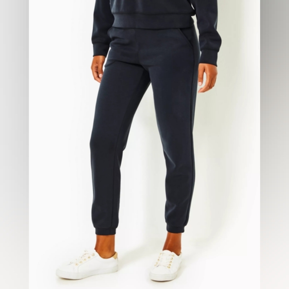 NWT $176 Lilly Pulitzer Aveena Joggers, Size Medium - Picture 6 of 6